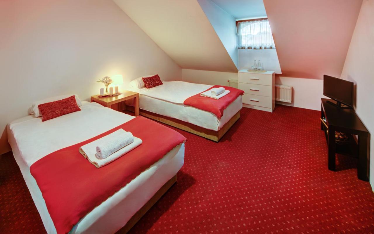 Bed and Breakfast Restauracja Sidlo Жуково Екстер'єр фото